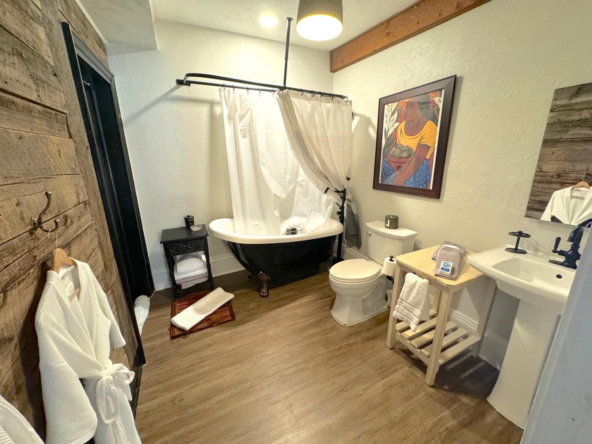 St James Hotel Georgetown Eksteriør billede