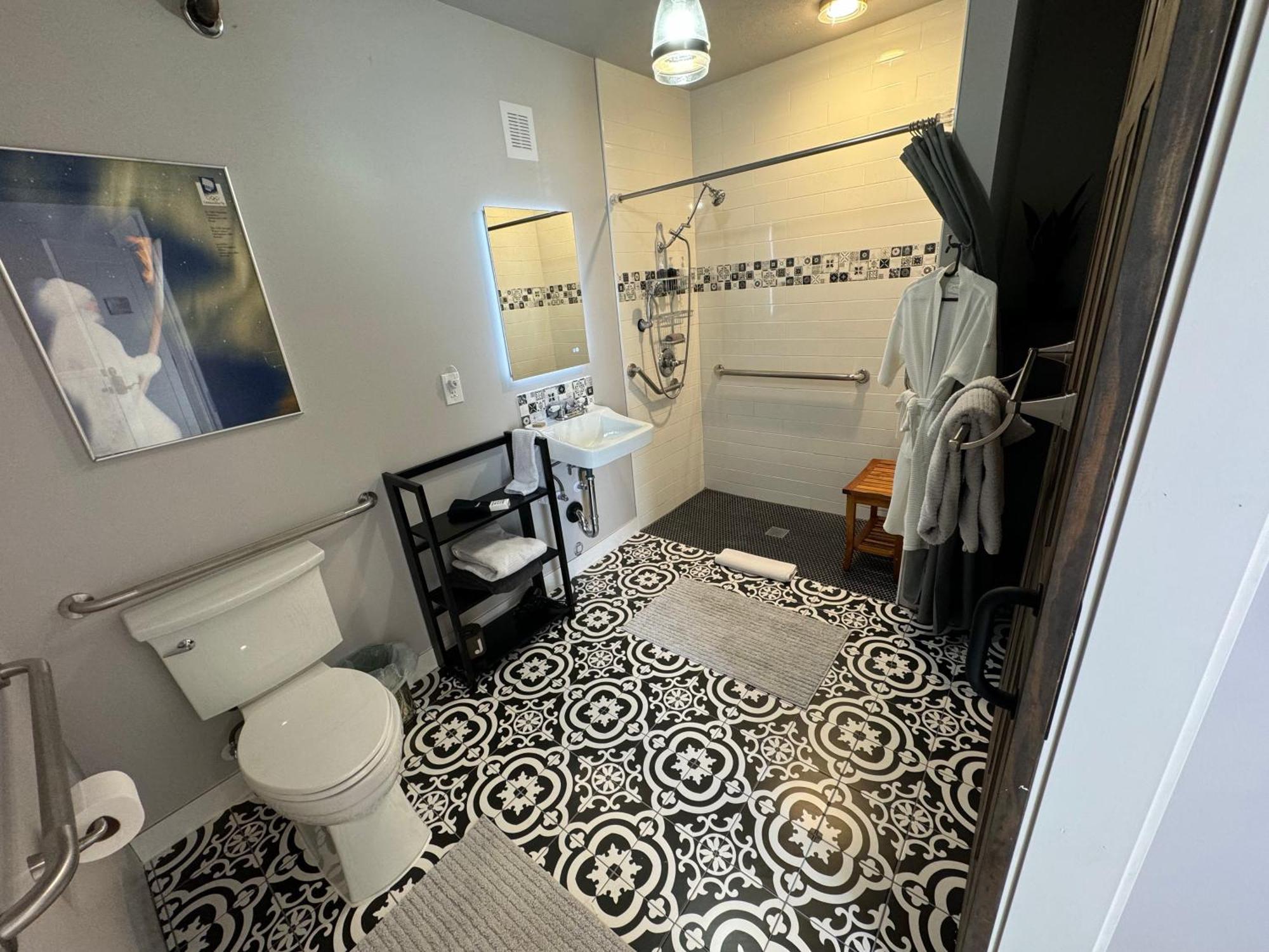 St James Hotel Georgetown Eksteriør billede